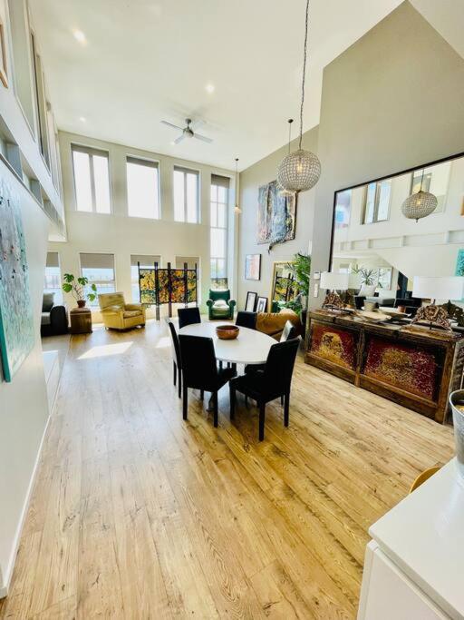 כרייסטצ'רץ' Stunning New York Loft Gallery מראה חיצוני תמונה